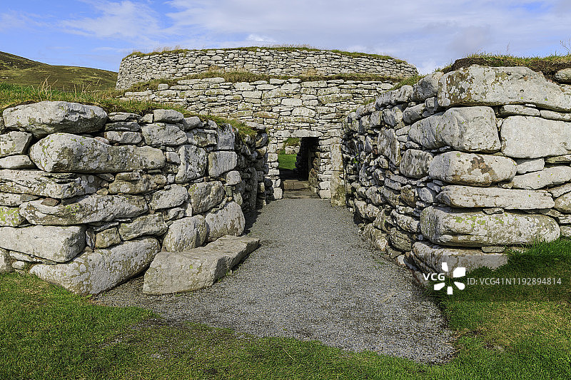 克利基明石塔堡，铁器时代堡垒入口，克利基明湖，勒威克中部，设德兰群岛，苏格兰，英国，欧洲图片素材
