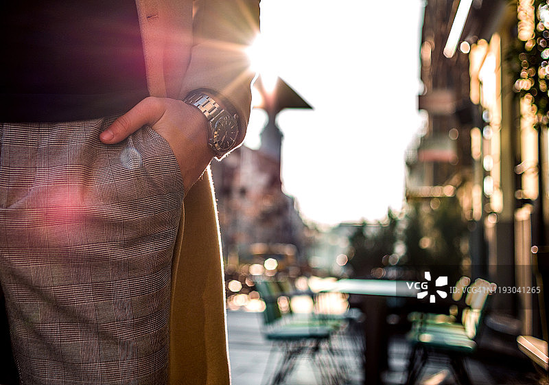 商务男士手插口袋图片素材