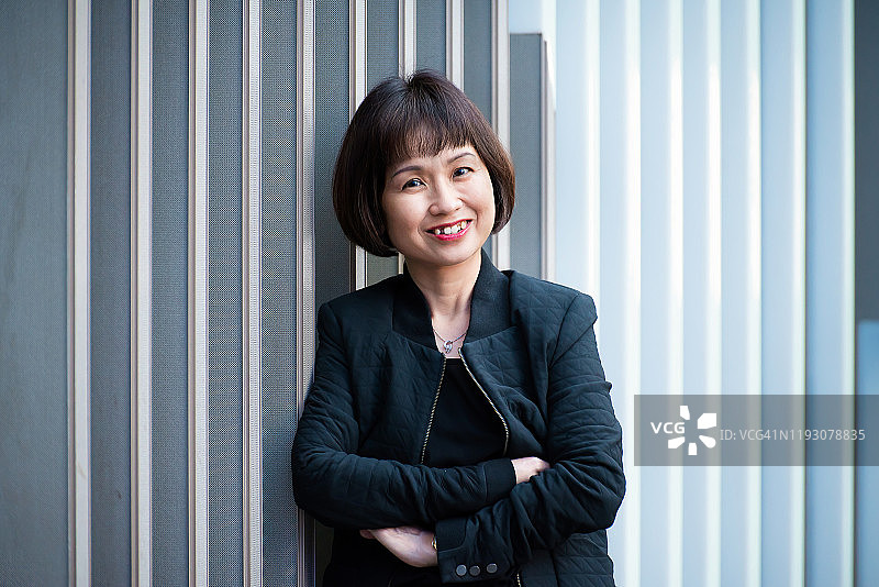 自信的商务人士肖像图片素材