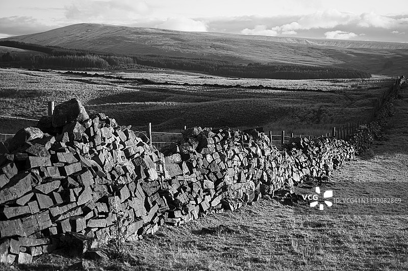 布雷肯比肯斯山脉的石墙图片素材