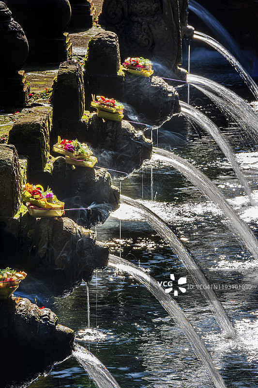 蒂尔塔埃普尔寺的圣泉图片素材