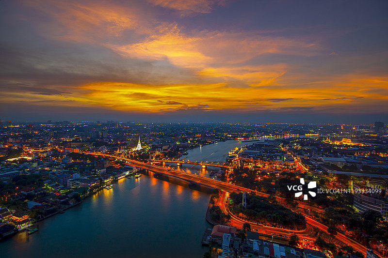泰国曼谷湄南河日落大桥图片素材
