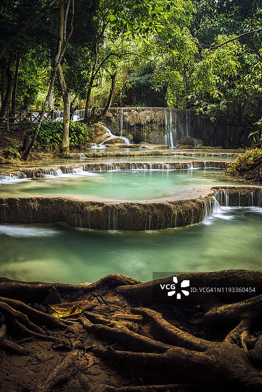 光西瀑布图片素材