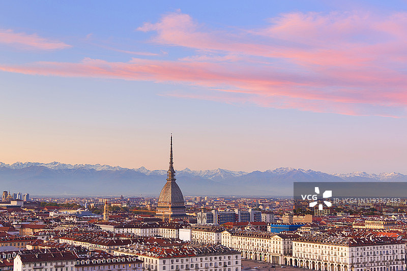 都灵古镇日落图片素材