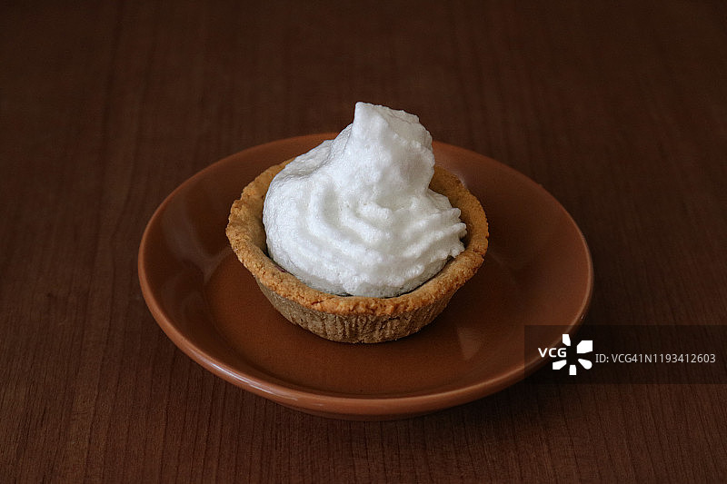 无麸质酥皮馅饼配意大利蛋白酥皮图片素材