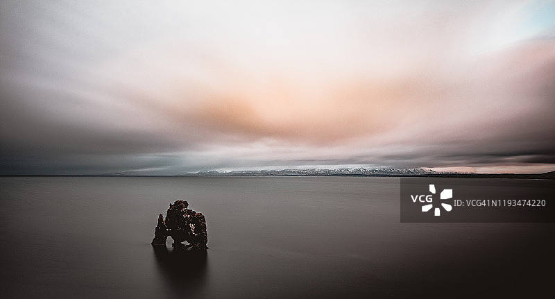 冰岛北部海岸的犀牛照片图片素材