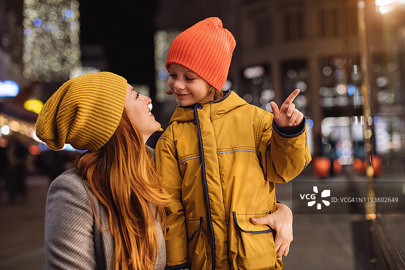 妈妈和儿子图片素材