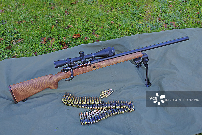 7.62×51毫米北约狙击步枪图片素材
