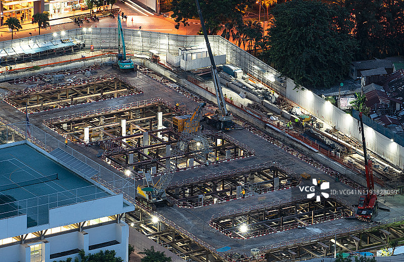 公寓楼地基施工中的打桩作业图片素材