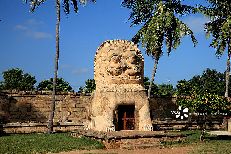 印度泰米尔纳德邦甘加يكون다촐라പുരം寺庙的狮子雕像图片素材