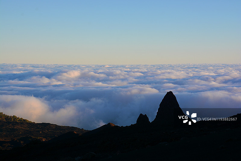 佛戈火山云海，佛得角图片素材