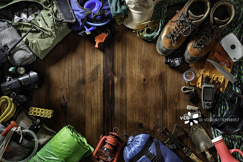 露营登山装备物品俯视图图片素材