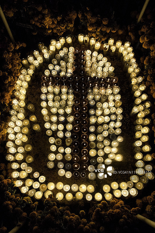 墓地蜡烛图片素材