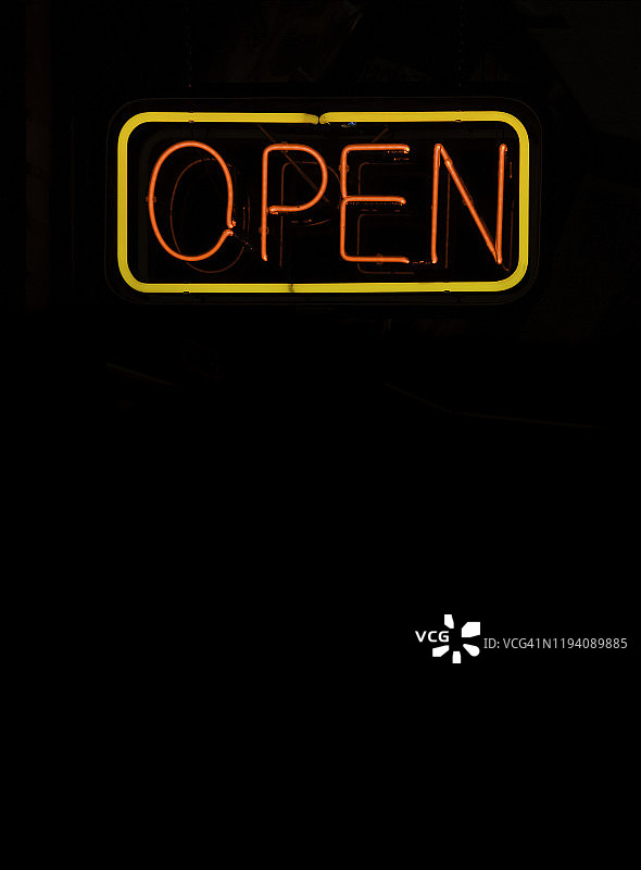 霓虹灯打开标志图片素材
