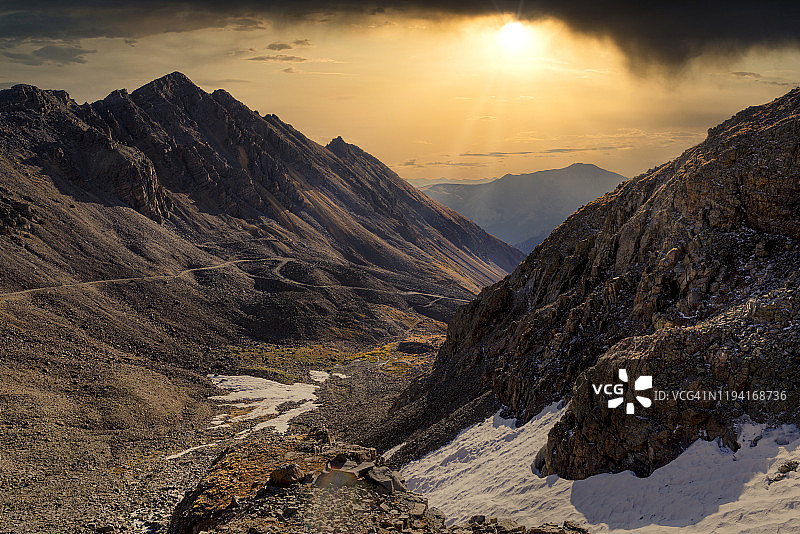 科罗拉多州落基山脉大陆分水岭的日落图片素材