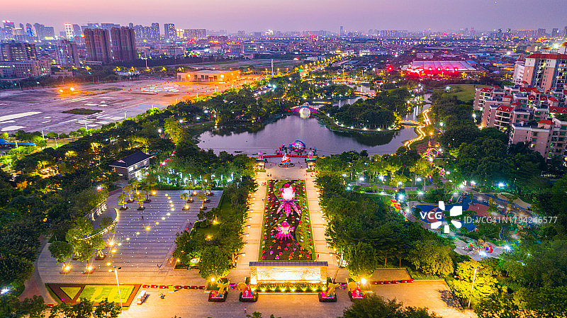 城市公园夜景图片素材