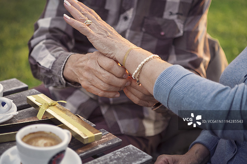 周年纪念日交换礼物图片素材