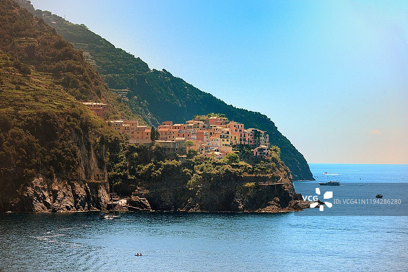 意大利五渔村韦尔纳扎市镇的科尔尼利亚村庄图片素材