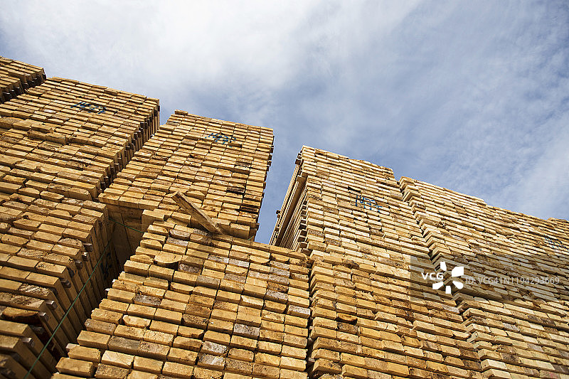 堆叠的木材图片素材