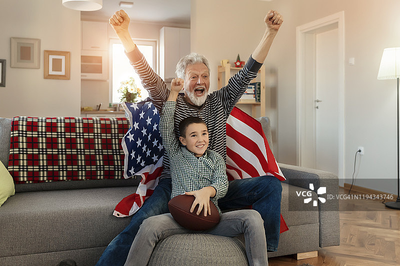 他们是游戏忠实的支持者图片素材