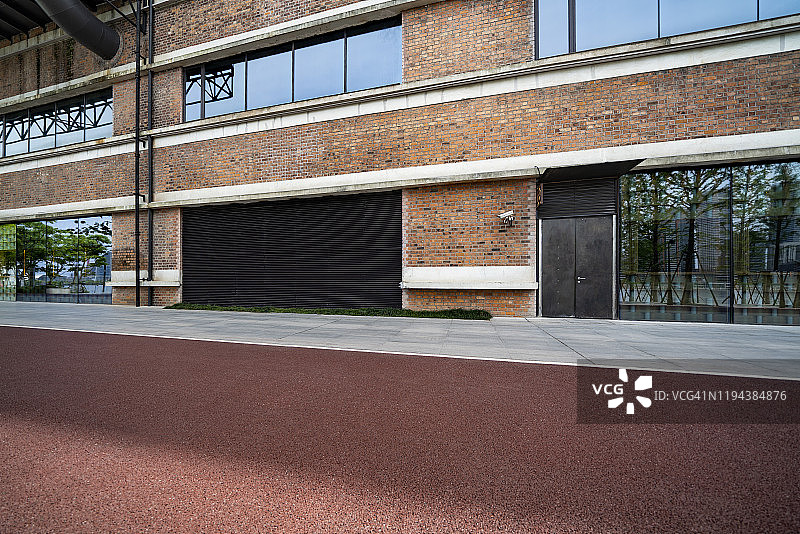 步行街上的高档商店图片素材