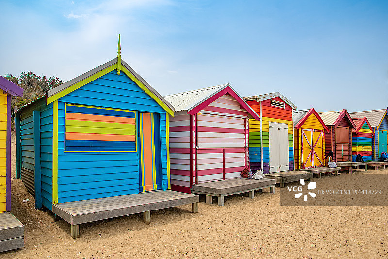 澳大利亚墨尔本布莱顿海滩的沙滩小屋图片素材