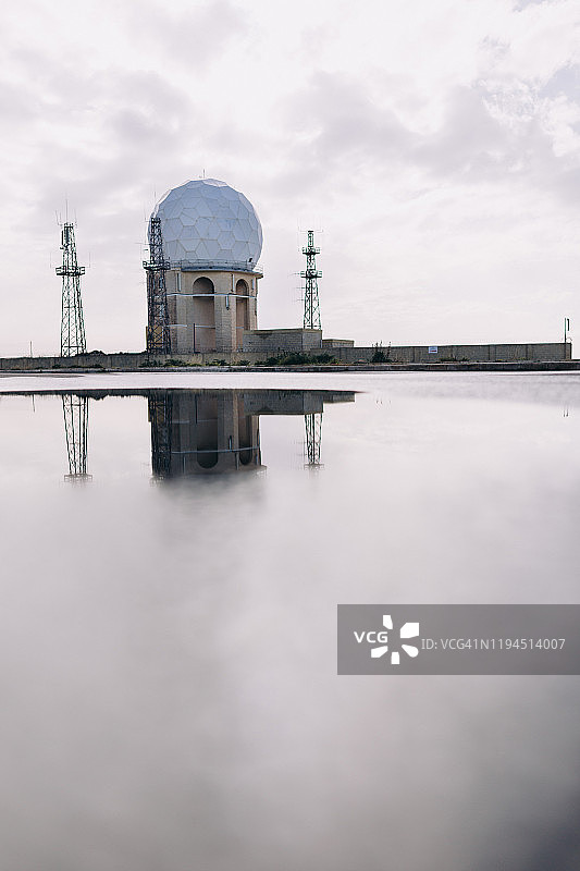 马耳他丁力悬崖边缘的丁力雷达站图片素材