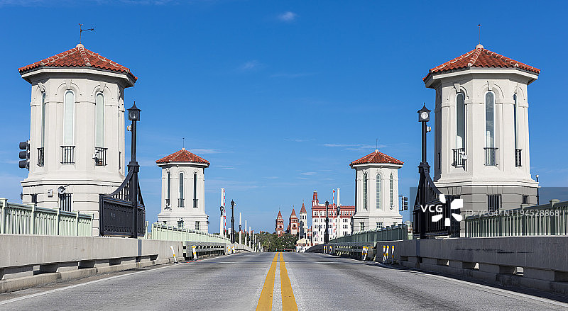 美国佛罗里达州圣奥古斯丁的白色塔图片素材