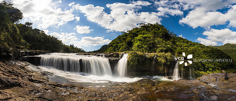 冲绳美丽瀑布图片素材