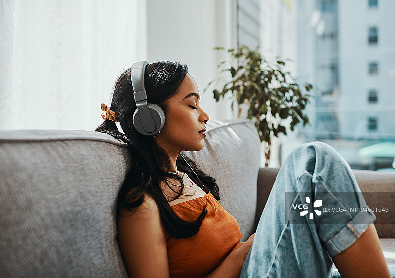 没有什么比音乐更能唤起回忆图片素材