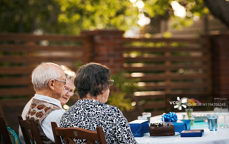 没有什么比和朋友在户外更好图片素材