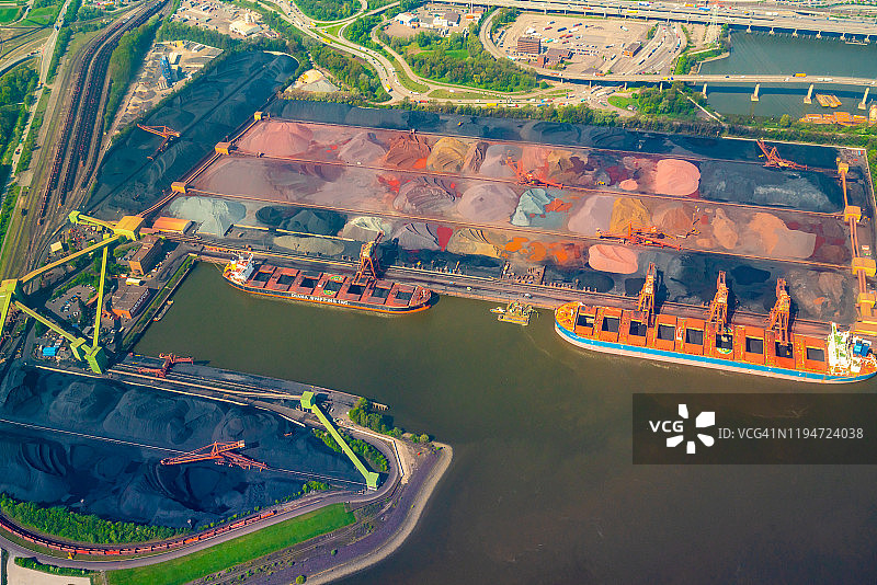 空中俯瞰港口图片素材