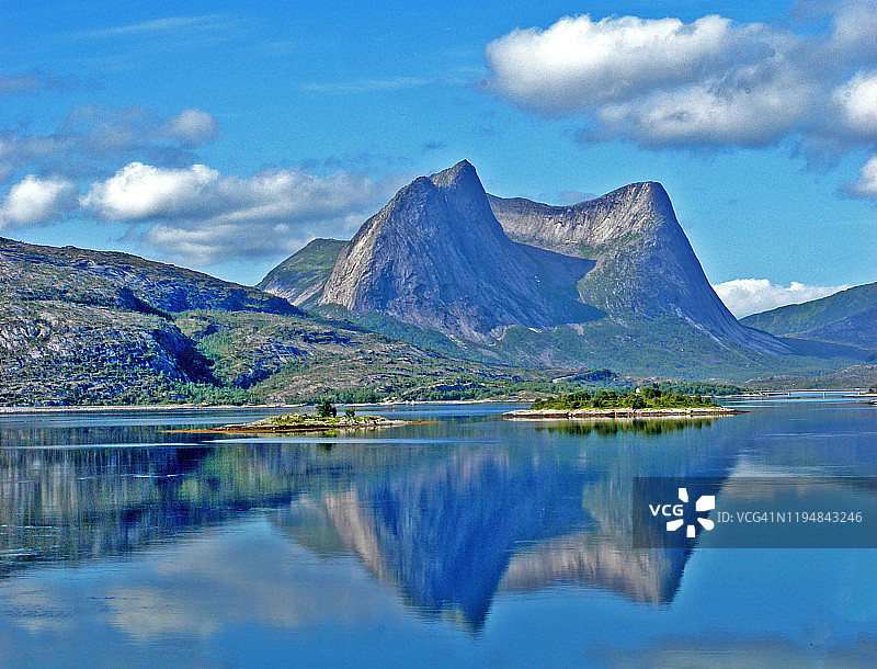 挪威诺尔兰郡峡湾风光图片素材