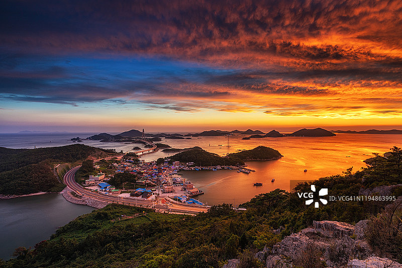 韩国群山新侍岛的日落美景图片素材