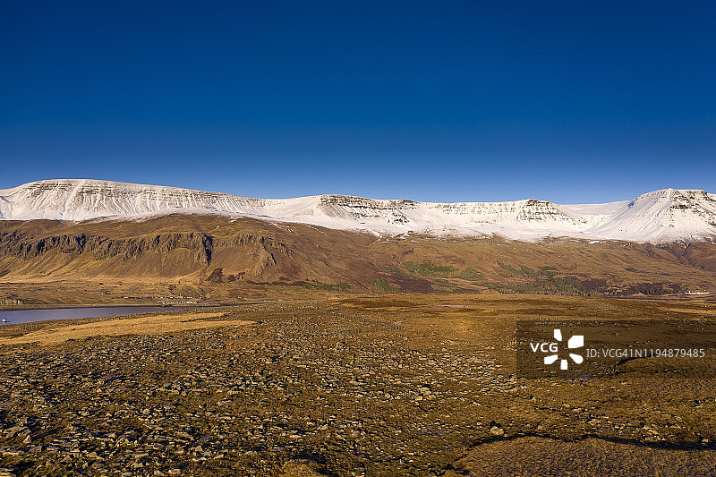 冰岛雷克雅未克埃斯亚山雪景航拍图片素材