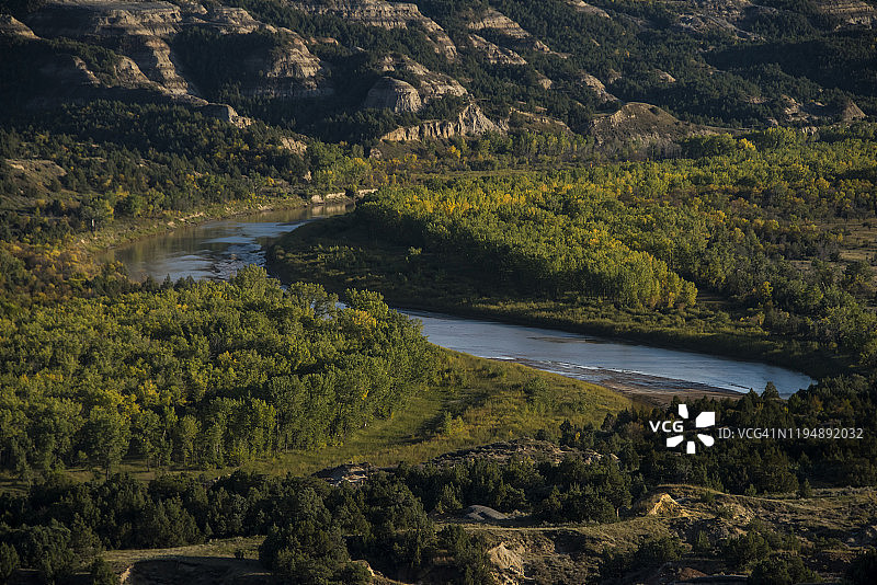连绵起伏的景观图片素材