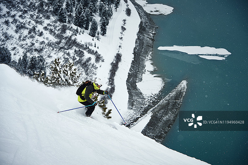滑雪者在奥地利屈泰滑雪图片素材