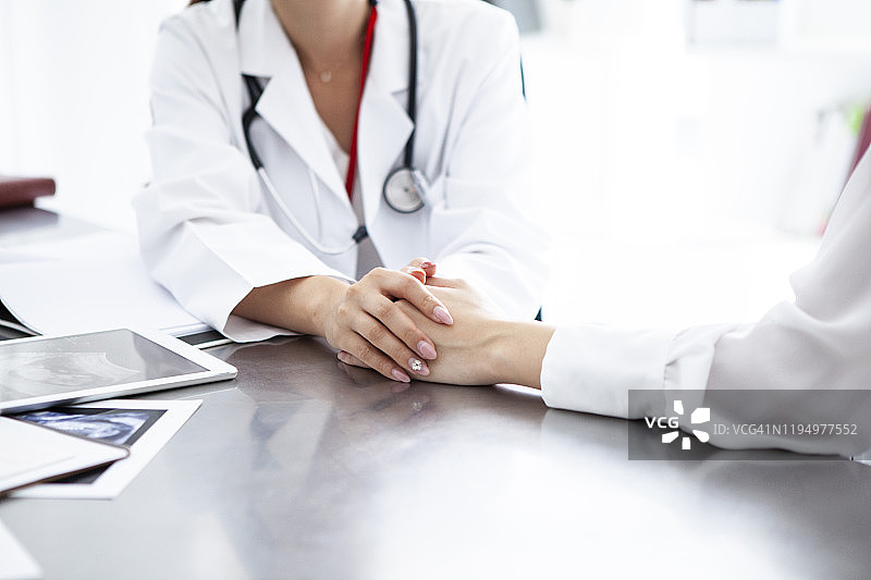 妇产科医生与孕妇图片素材