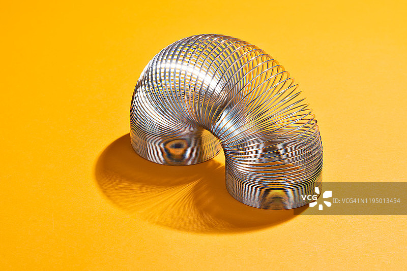 弧形金属线圈玩具图片素材