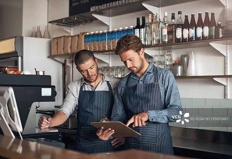 我们应该仔细核查这些股票图片素材