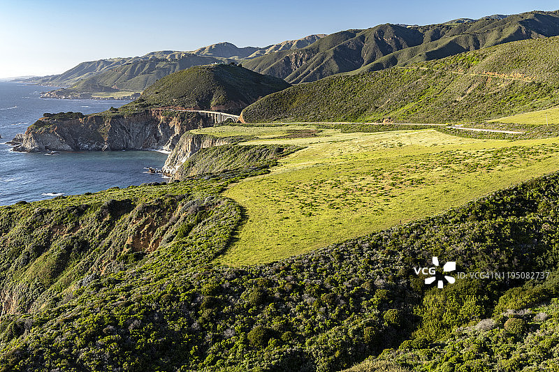 加利福尼亚州大苏尔的比克斯比大桥图片素材