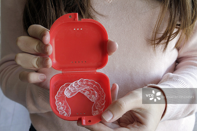 牙齿矫正保持器图片素材