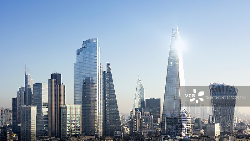 伦敦天际线的想象城市景观——鸟瞰图图片素材