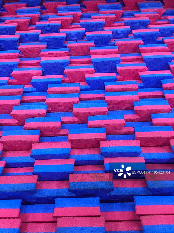 堆叠的互锁健身垫图片素材