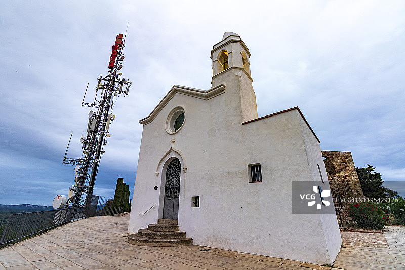 夕阳下的布拉内斯小教堂图片素材