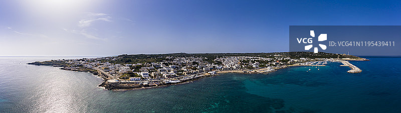 意大利普利亚莱切省圣玛丽亚迪莱乌卡港口鸟瞰图片素材