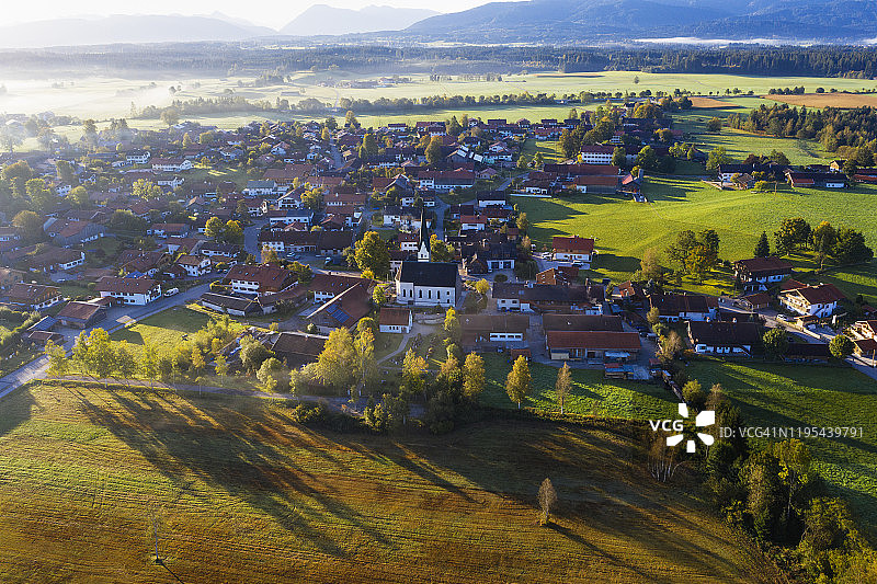 德国巴伐利亚州萨克森卡姆村庄鸟瞰图片素材