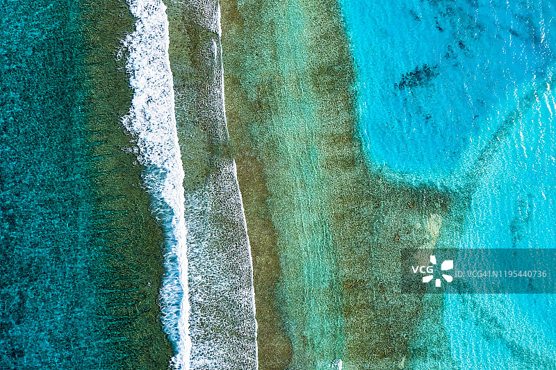 马尔代夫南马累环礁珊瑚礁鸟瞰图片素材
