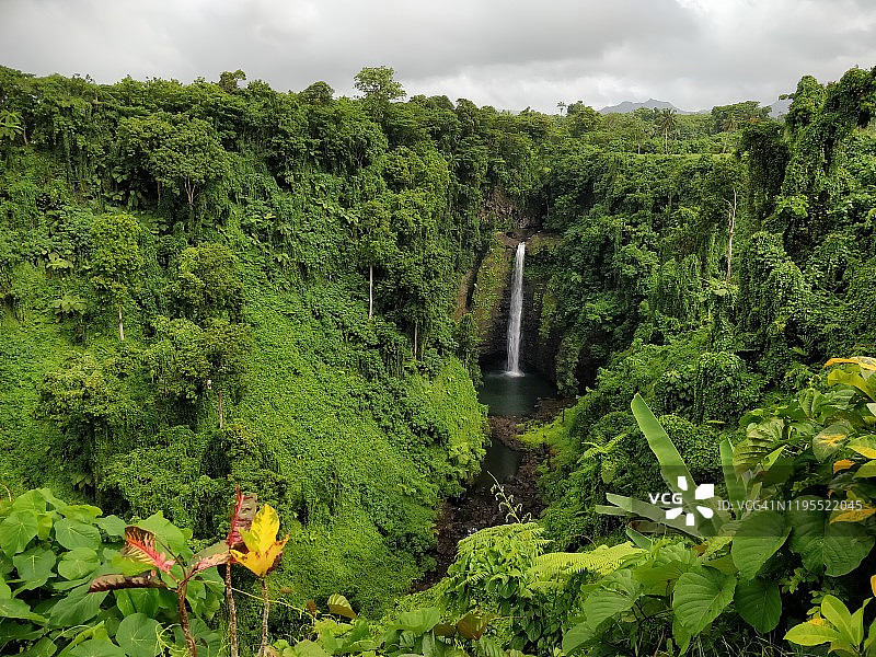萨摩亚索波阿加瀑布图片素材