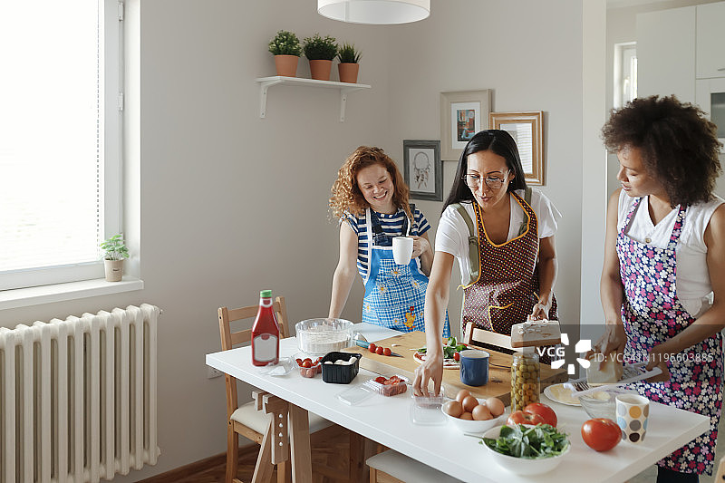 美食佳肴，拉近距离图片素材